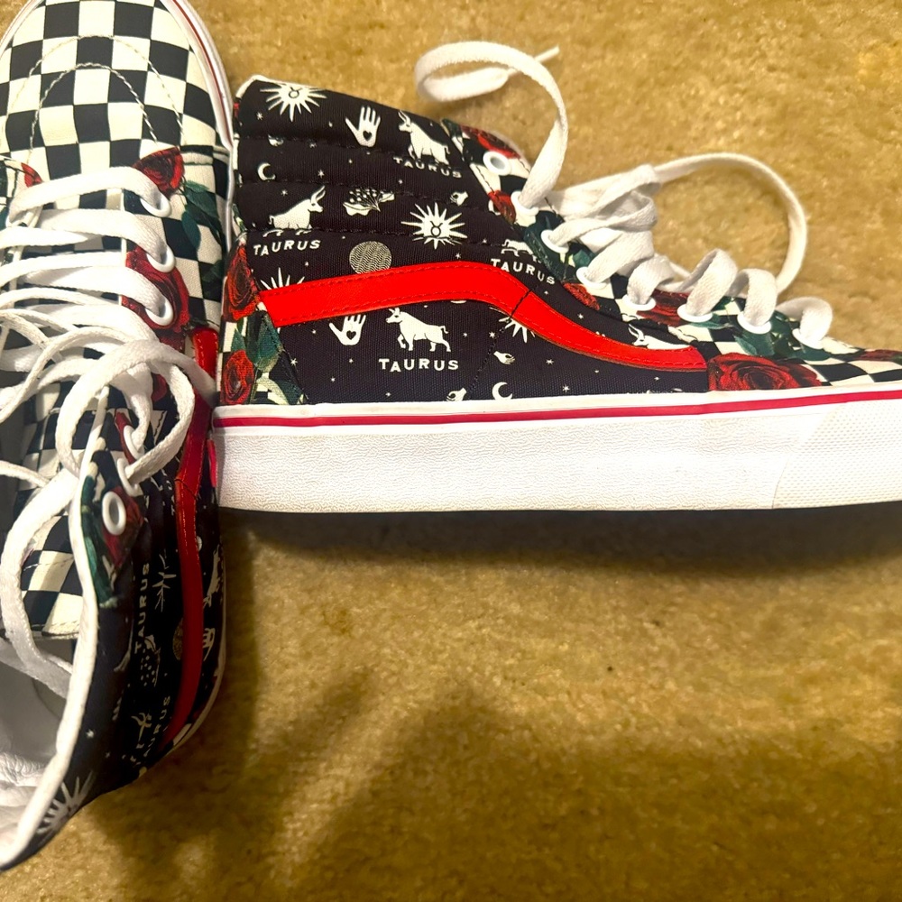 Original Design Vans (Size: Men’s 7.0/Women’s 8.5) - Picture 5 of 9